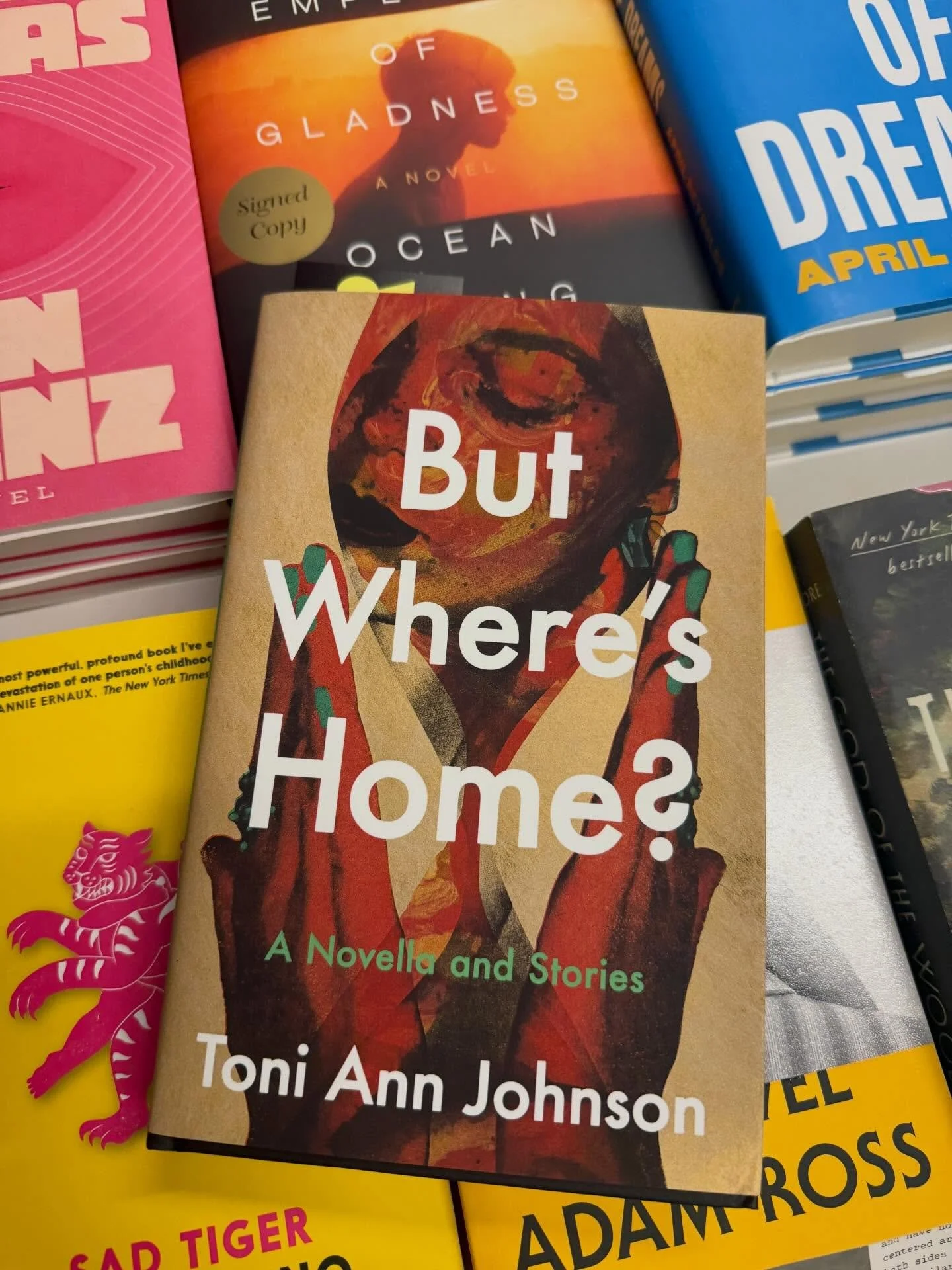 BIG turnout at P&amp;T Knitwear (@ptknitwear) for a discussion of Toni Ann Johnson&rsquo;s (@treeladytoniann) new book &ldquo;But Where&rsquo;s Home?&rdquo;, a series of linked stories from different perspectives all encompassing one family in Monroe