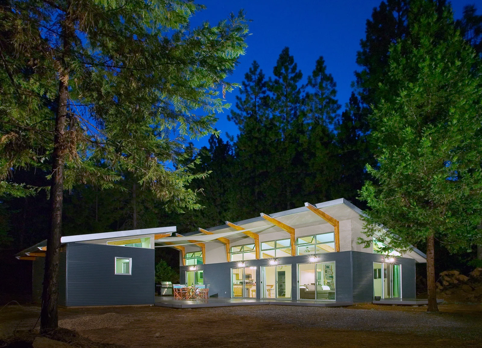 PioneerCabin025.jpg