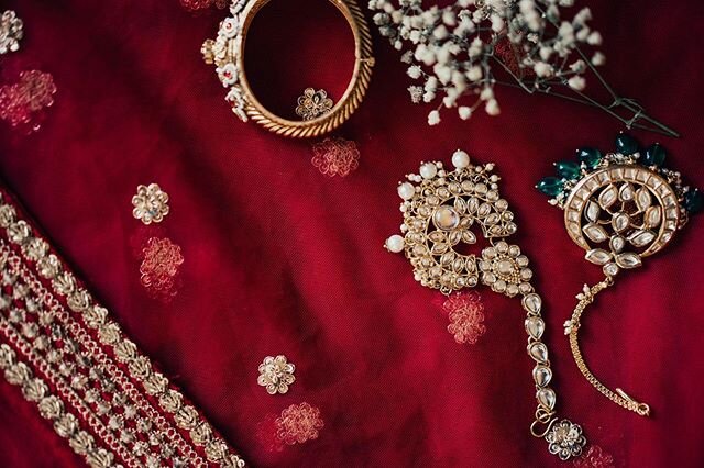 As small as it may be, it is the most essential part of a brides attire. Tip to all the coming brides make sure to carry extra set of jewelry for the big day, you never know you might end up liking something totally different that what you had planne