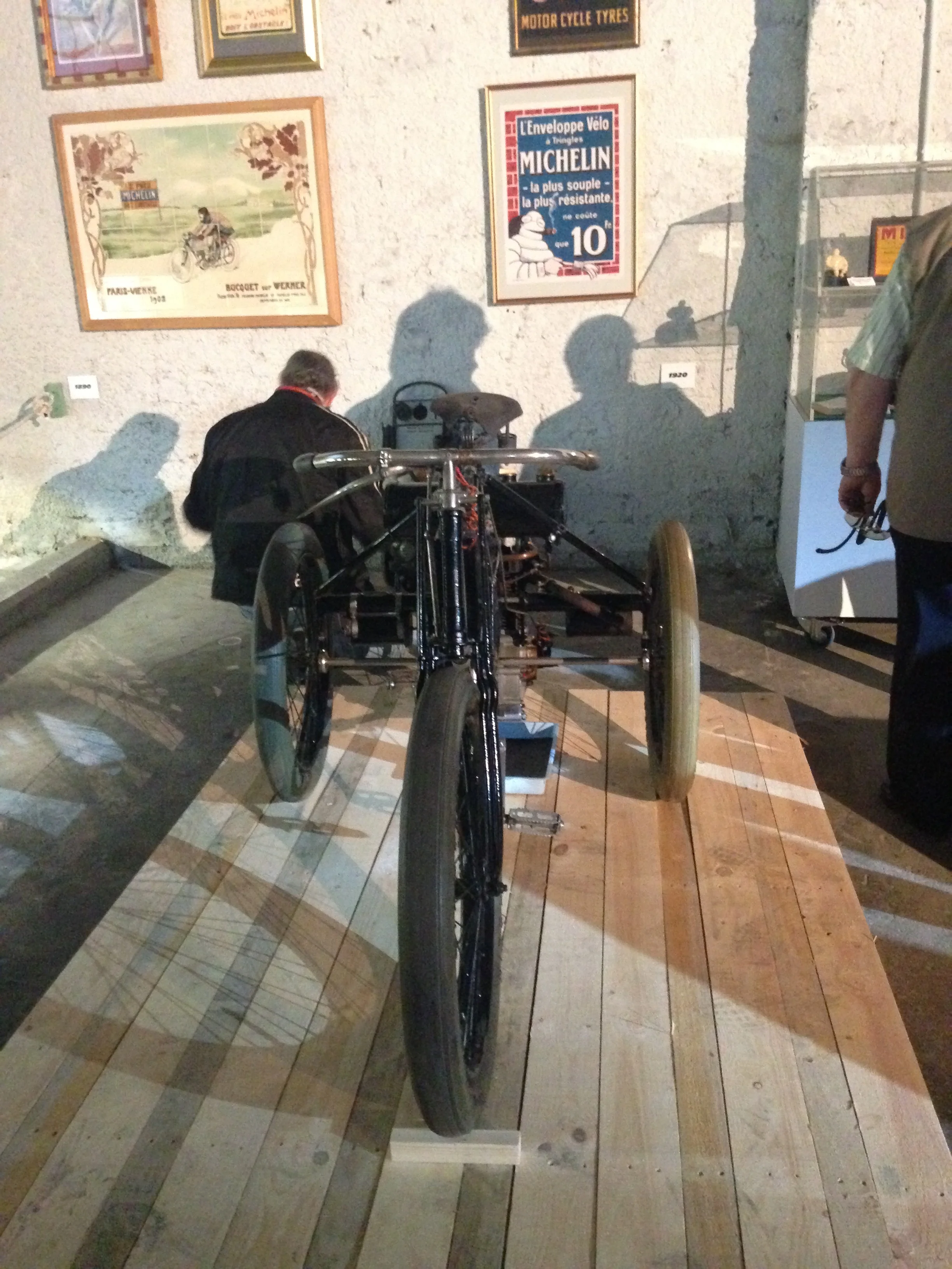 Expo Artride, Wheels & Waves
