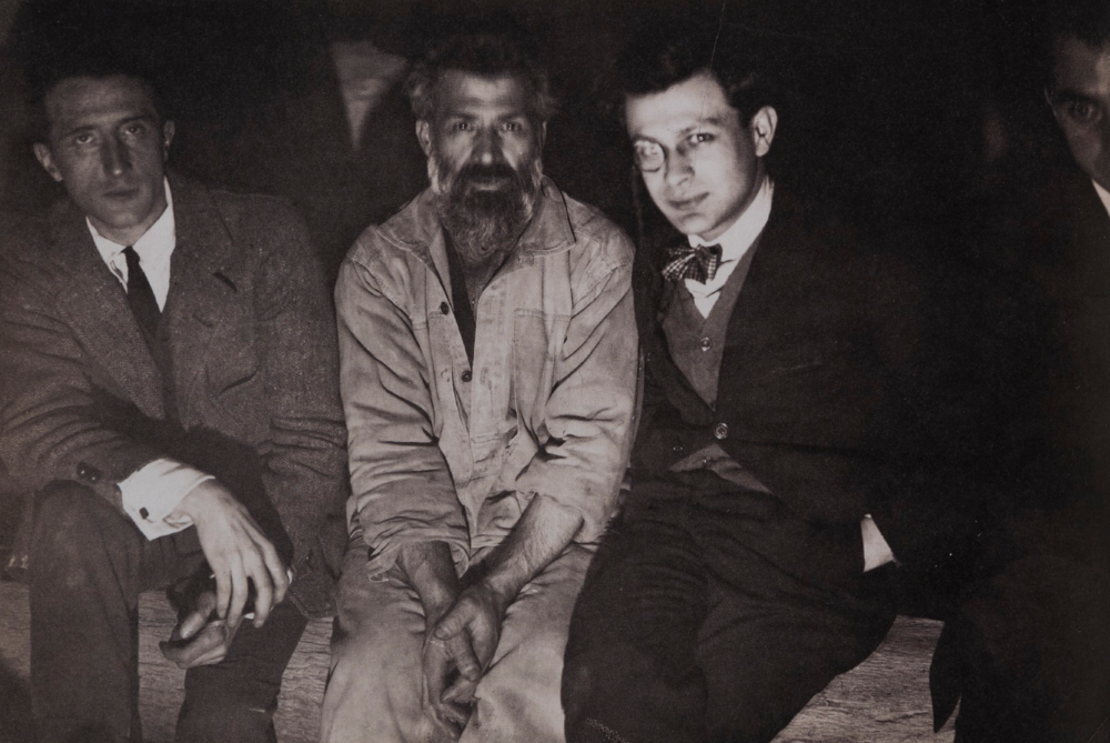 Duchamp, Brancusi and Tristan Tzara in the studio, 1921, photograph. © Succession Brancusi - All rights reserved ADAGP, Paris/Artists Rights Society (ARS), New York.