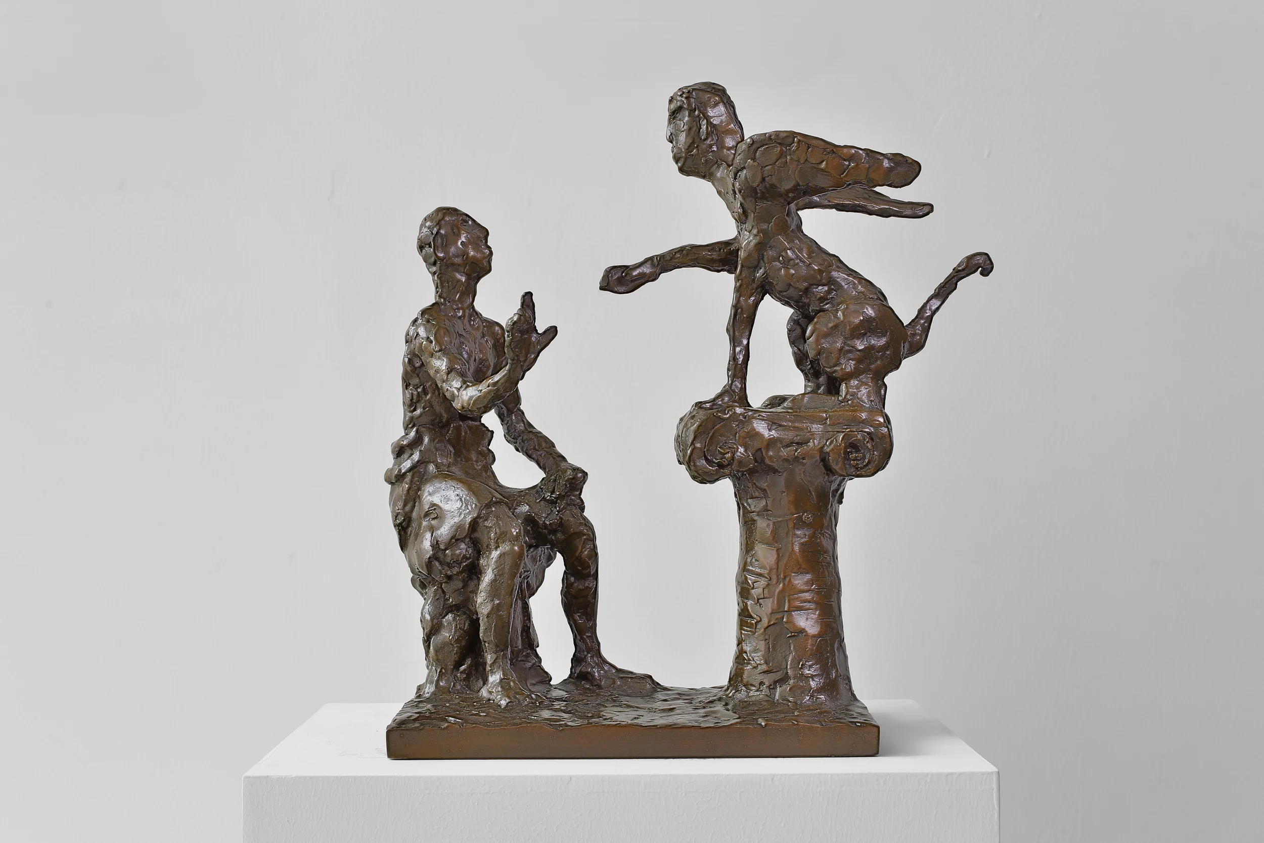 Saint Clair Cemin, “Sphynx”, 2017, wire steel armature + plasterline to be cast in bronze 18 x 16 x 12 inches, 45.7 x 40.6 x 30.5 cm. Courtesy the artist and Paul Kasmin Gallery.