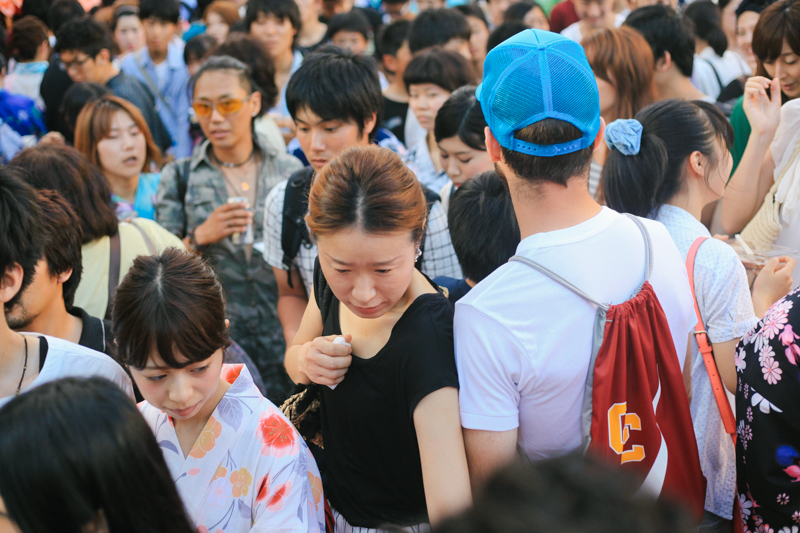 It's always easy for Zac and I to find each other in dense crowds. 