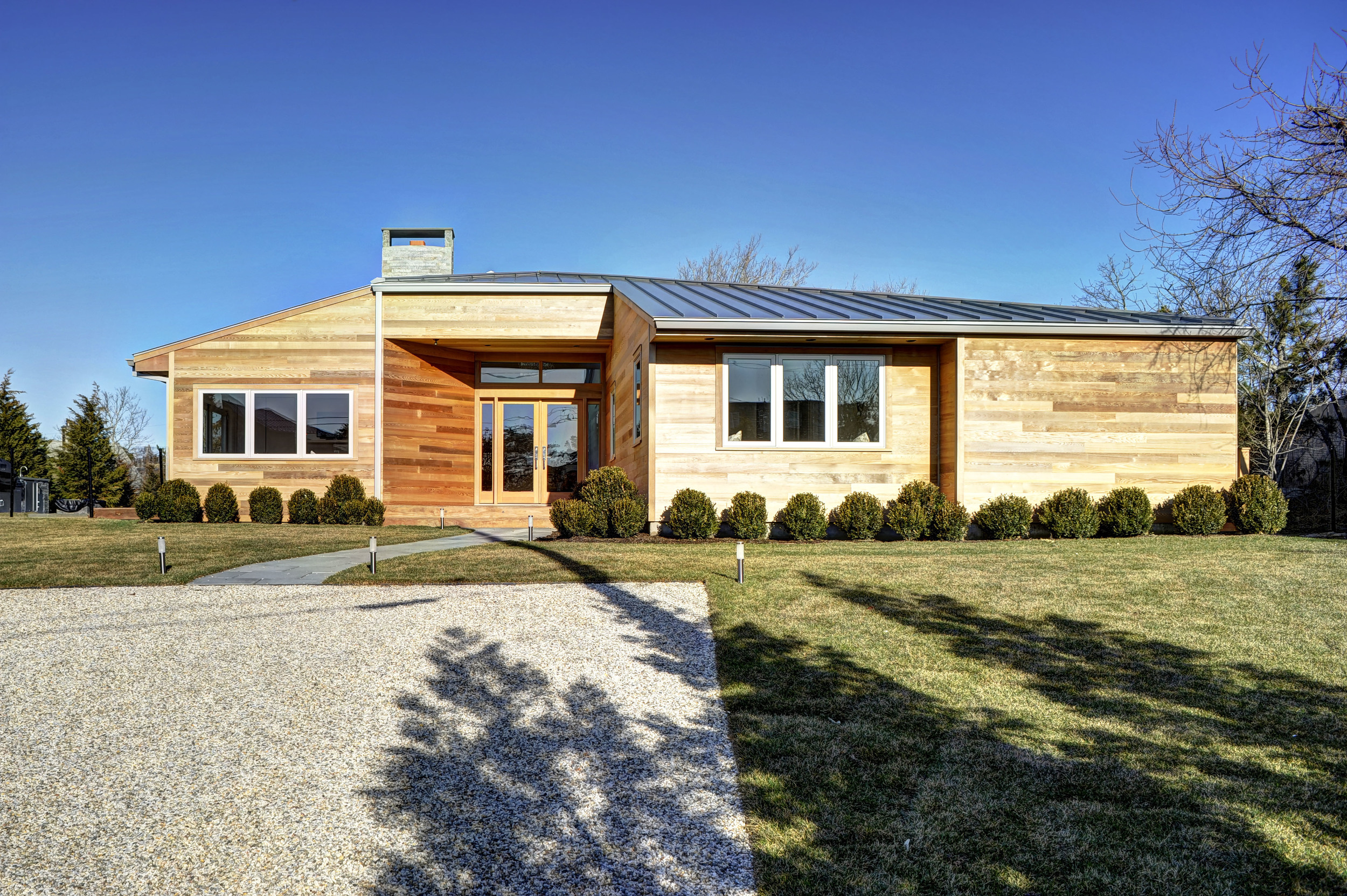 27 Pine Way front2.jpg