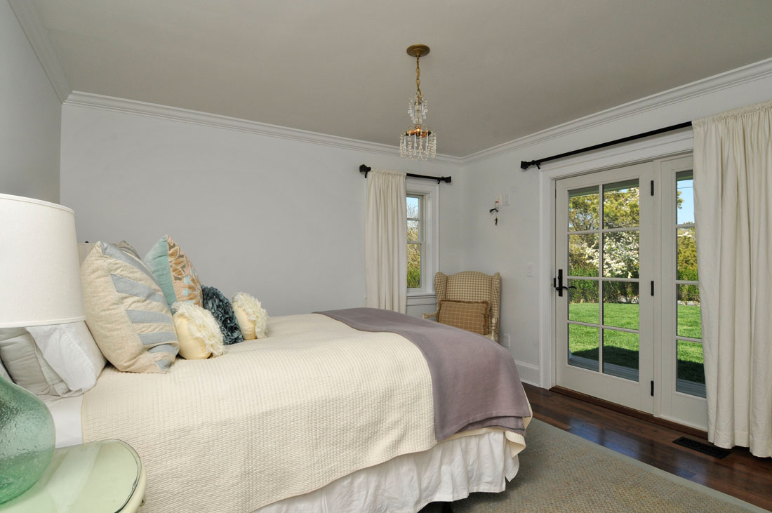 72 Surf Drive bed3.jpg