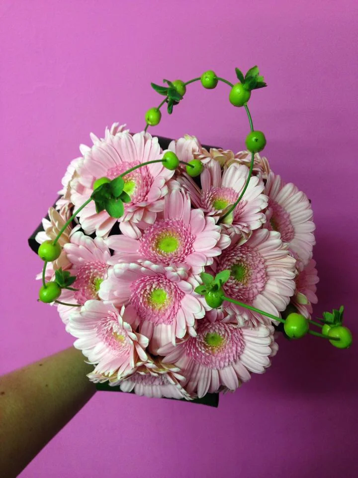 Pink Gerbera bouquet head on.jpg