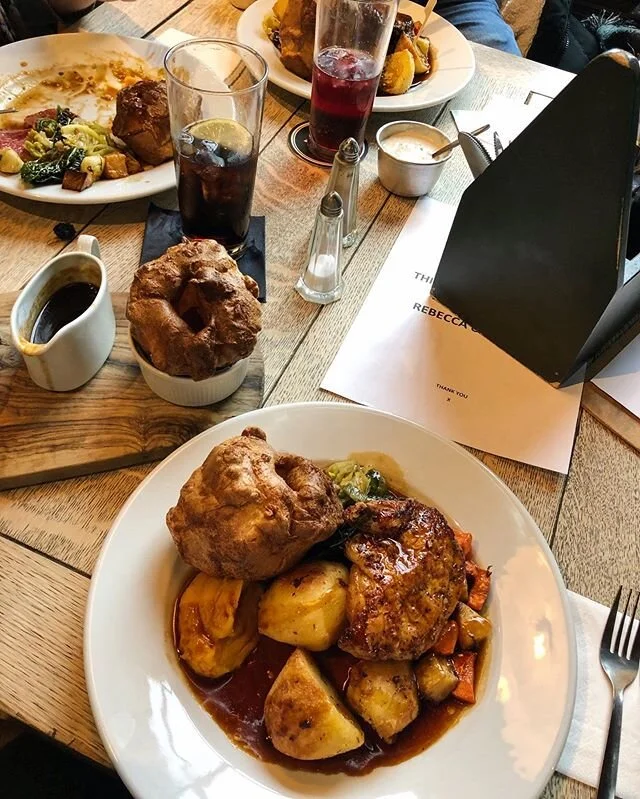 I love going to @thetownwall for Sunday lunch but the last two times I&rsquo;ve been I&rsquo;ve really struggled with the service. As this image illustrates I got my meal but my cousin was already midway through hers. I&rsquo;ve not been for any othe