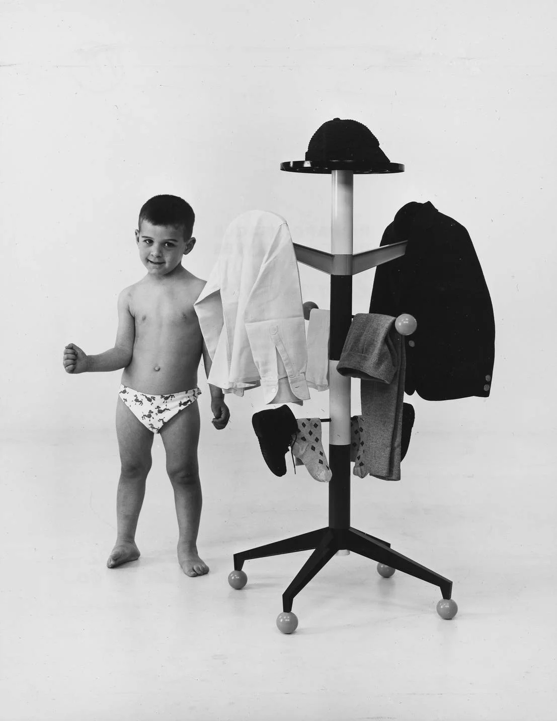 Richard Neagle's son next to the Tog Tree. Photo by Aldo Ballo.&nbsp;