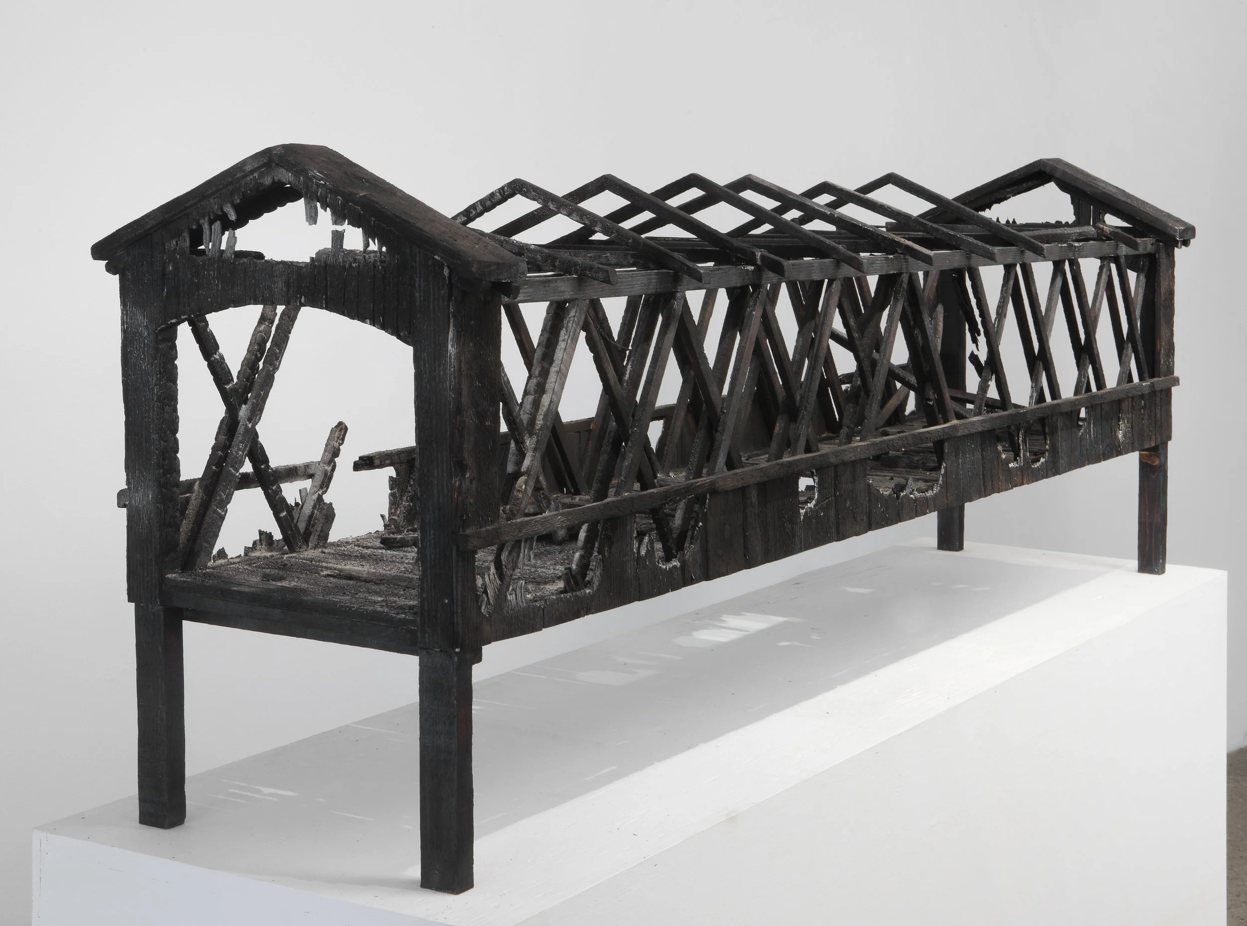 MV_ModelForBurningBridge(1)11_68x18x22_view3_L.jpg