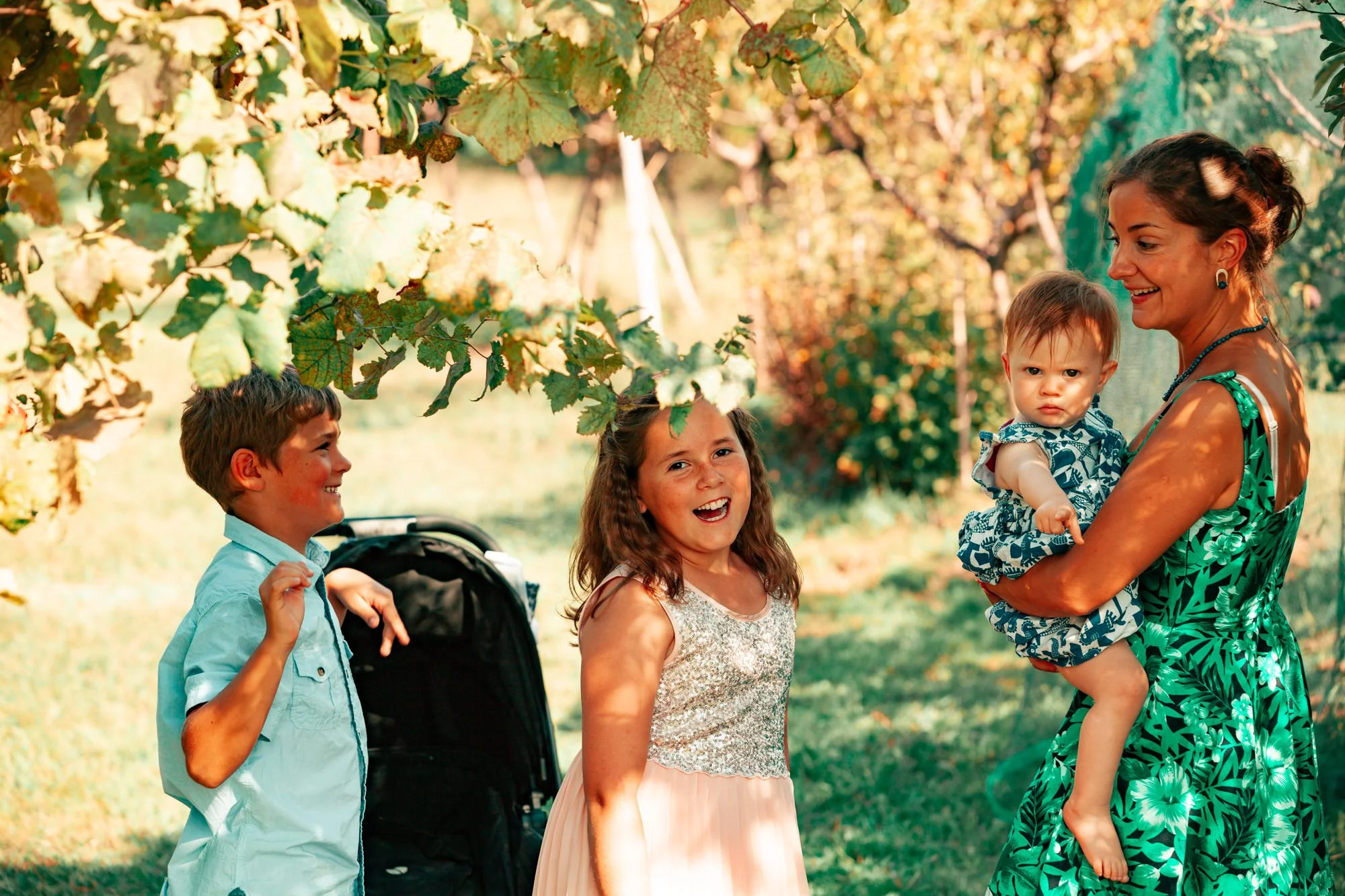 The Guests take in the grounds-4.JPG