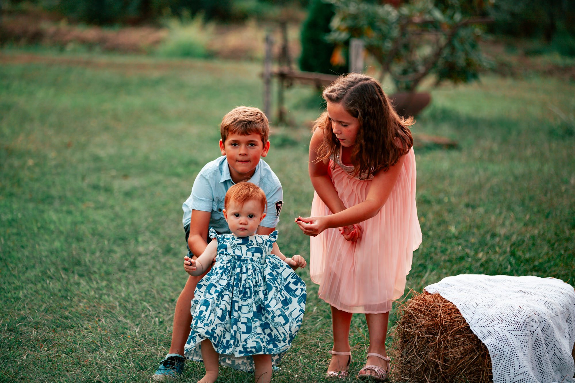 The Guests take in the grounds-24.JPG