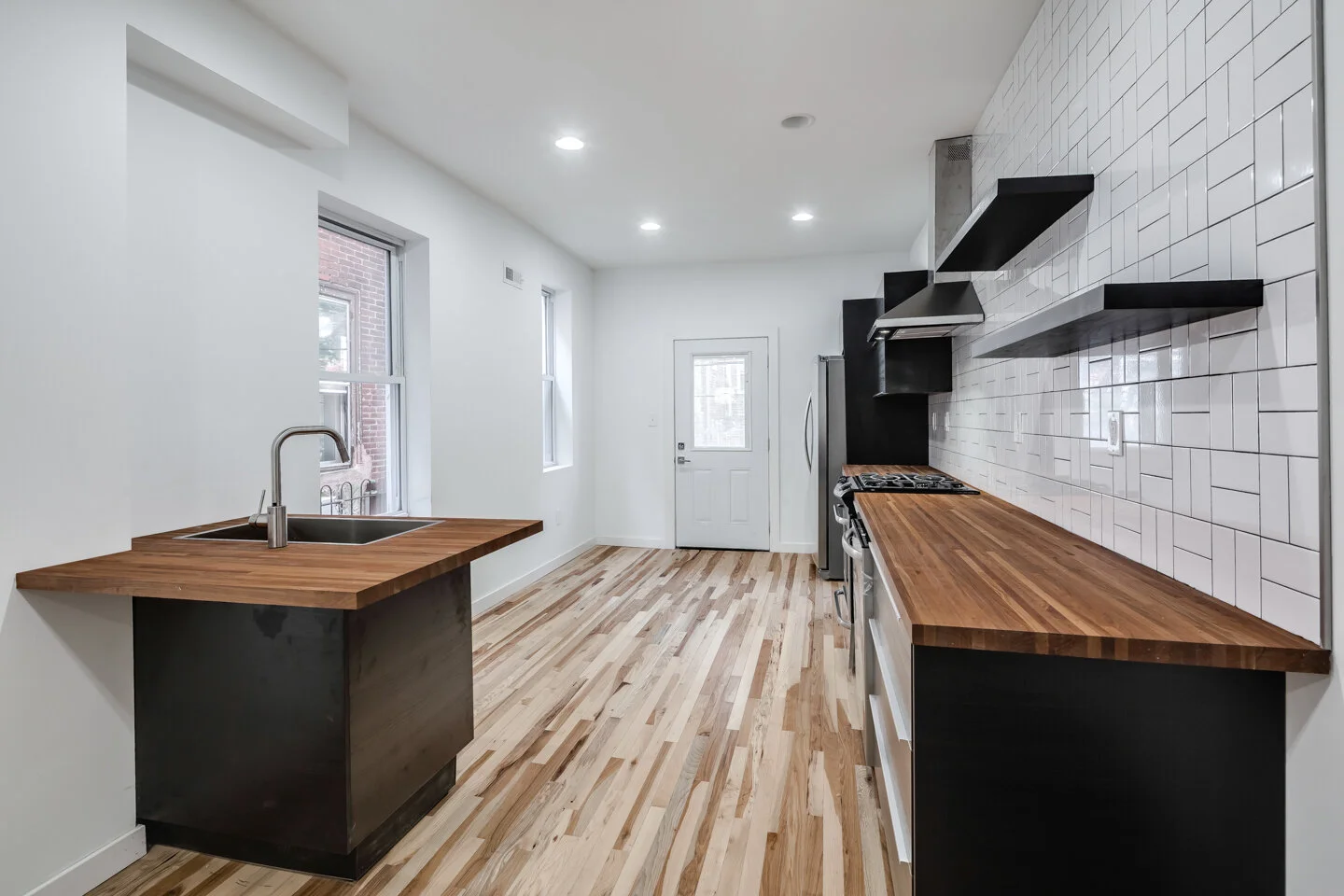5451 Webster St-MLS-11.jpg