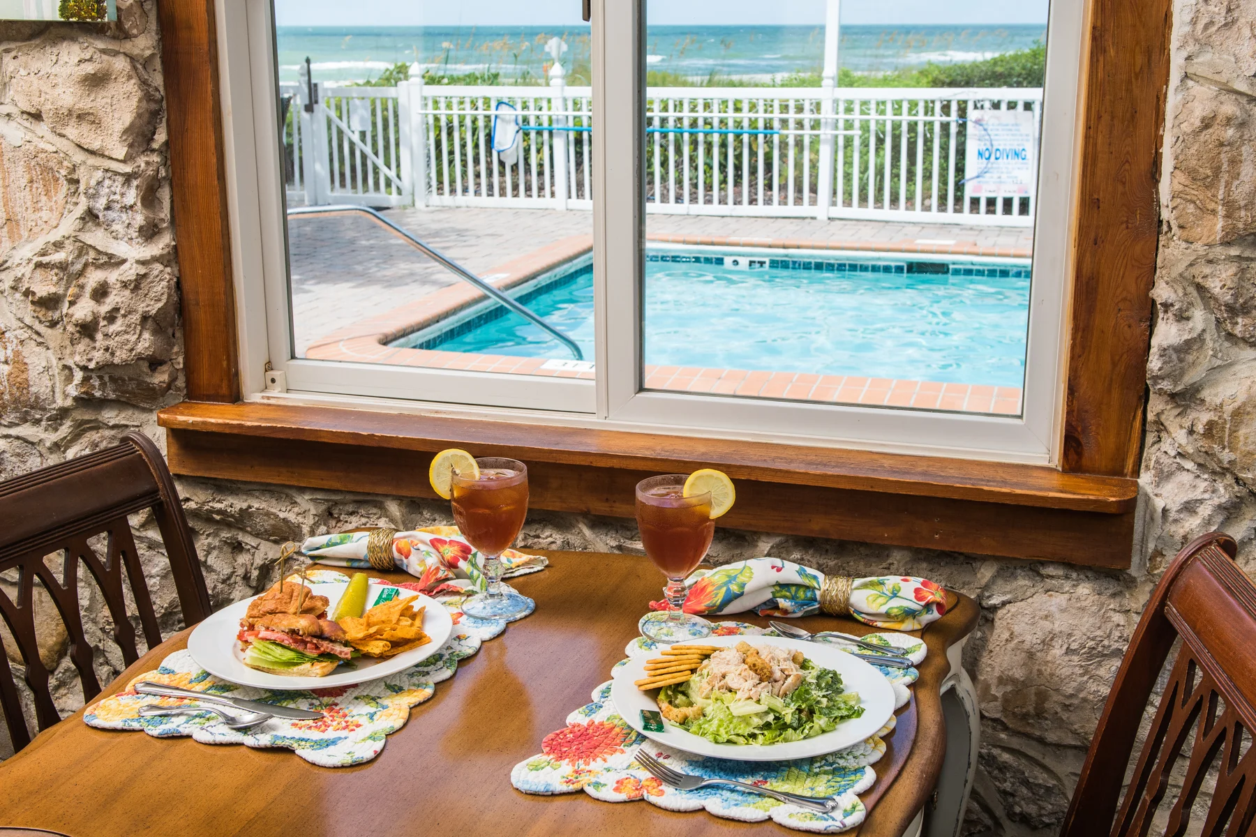 harringtonhouse-Lunch-6lr.jpg