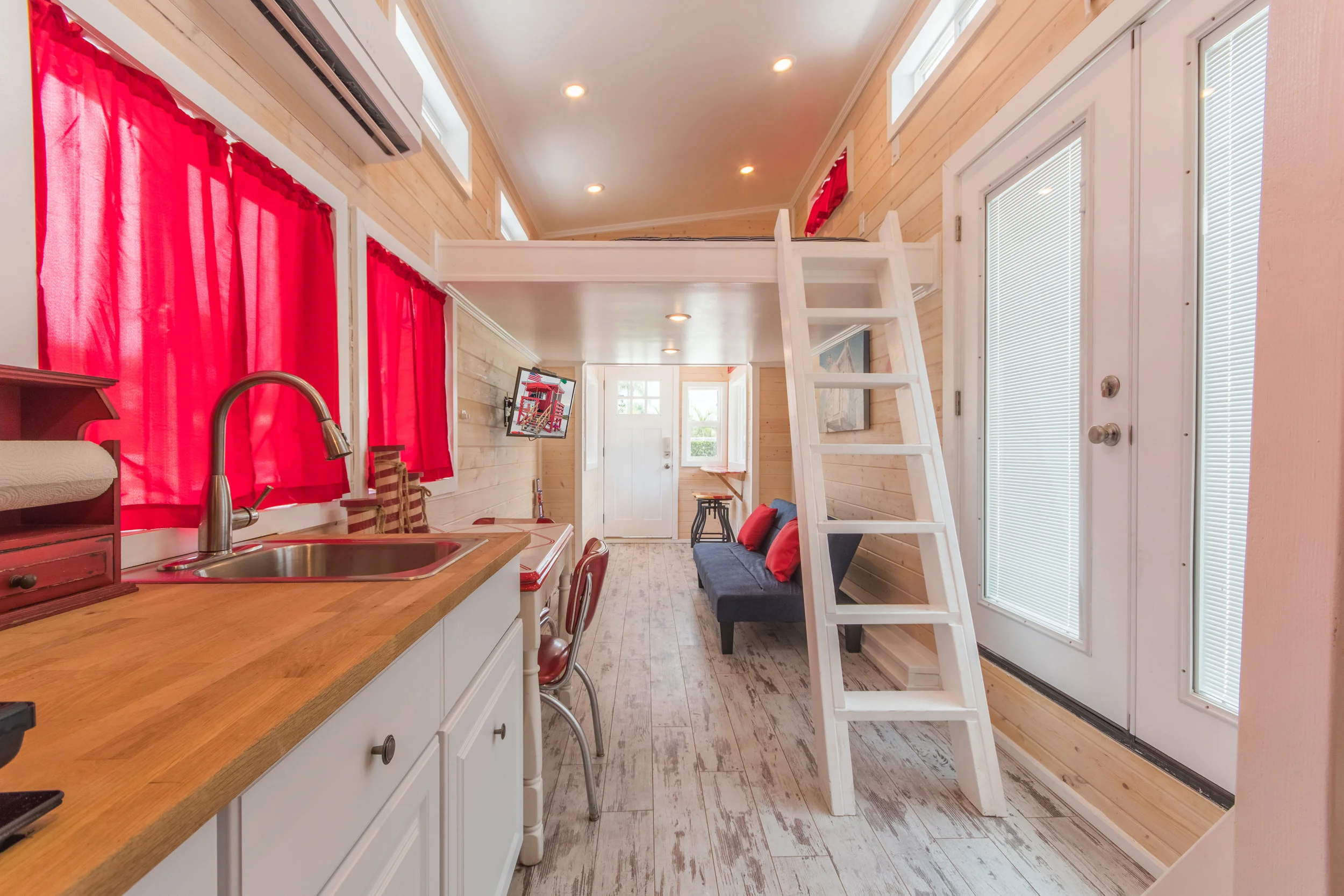 TinyHouse-RedLifeguard-7tv.jpg