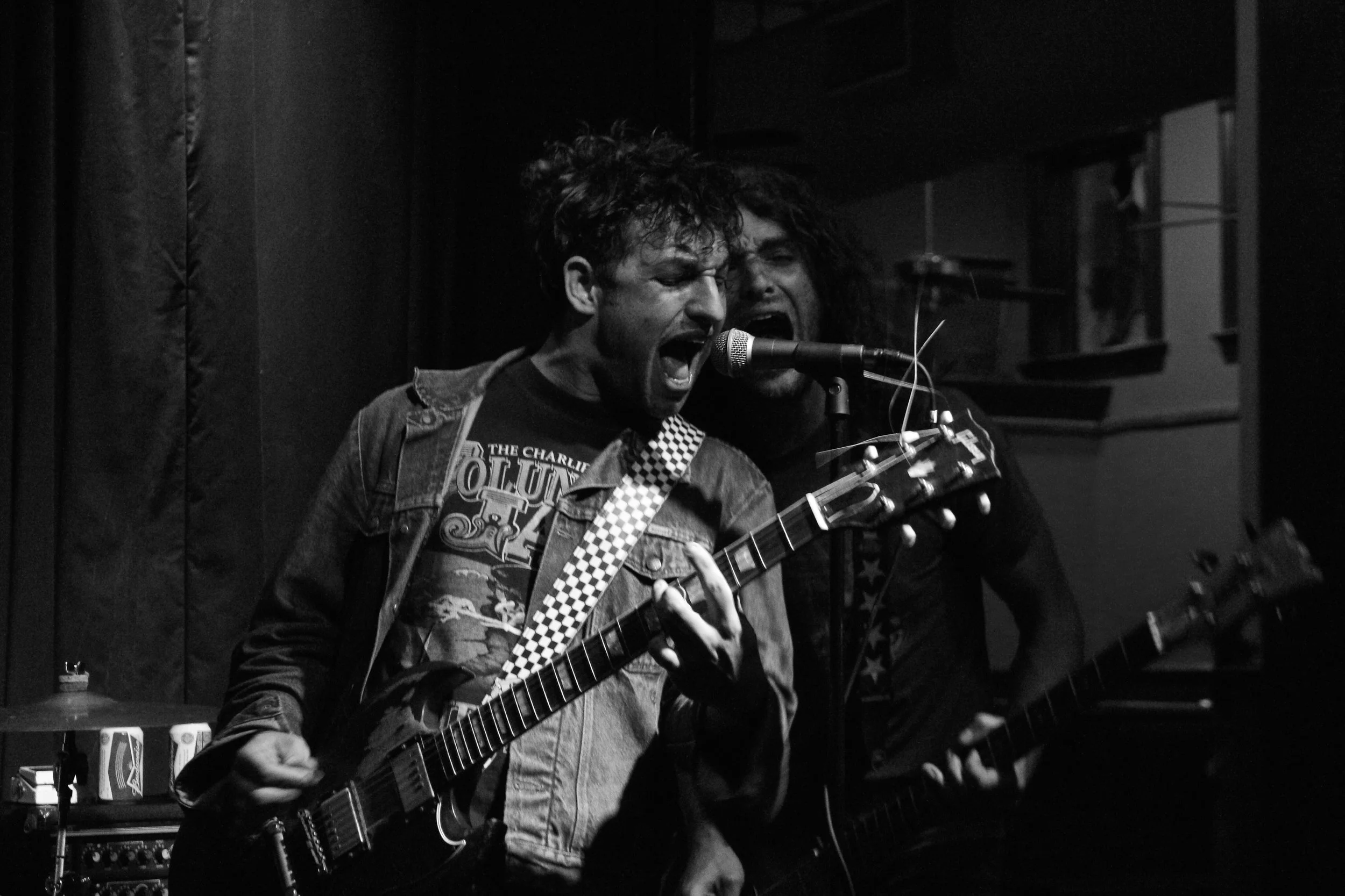 Lee Bains III & the Glory Fires. MOTR Pub, Cincinnati, OH. 2015.