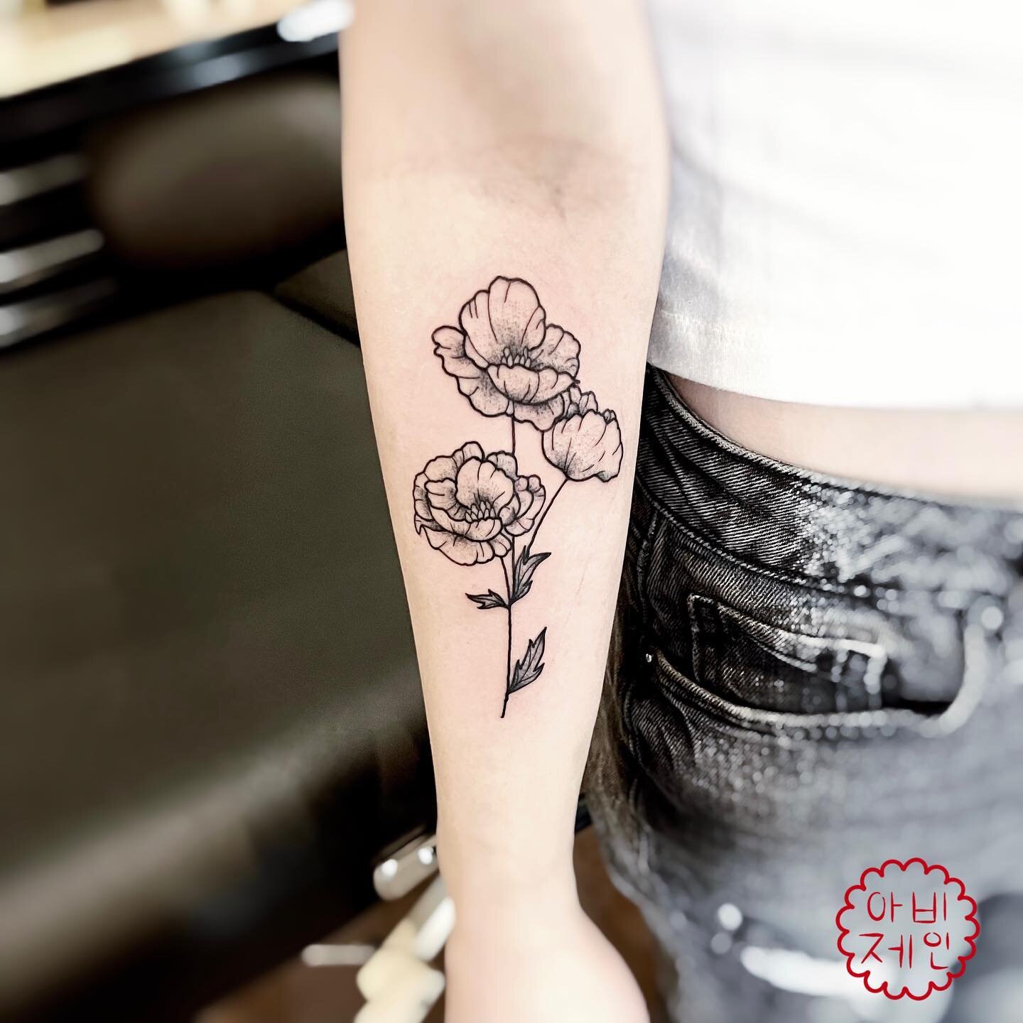 Thank you&hellip;.🌼

#tattoo #flashtattoo #flashtat #ink #inked #tattoodrawing #drawing #linework #lineworktattoo #tattooartist #artist #tattooart #art #tattooing #minneapolis #minneapolistattoo #minneapolistattooartist #minnesota #minnesotatattoo #