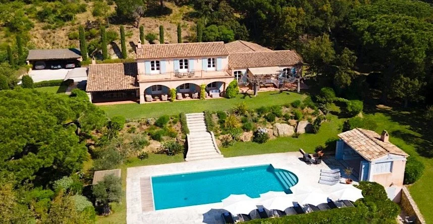 🇫🇷 Trending Partner Article: St Tropez - Quiet Luxury Above the Riviera&rsquo;s Most Famous Beach 

Read more online at our digital magazine:
https://www.clubvivanova.com/news-highlights/st-tropez-quiet-luxury-above-the-rivieras-most-famous-beach

