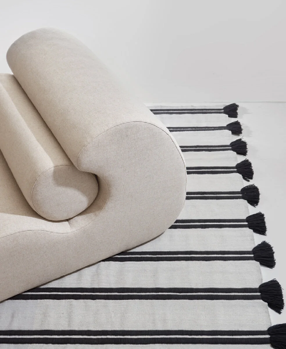 RIB-DOUBLE-grey-black_sofa-72.jpg