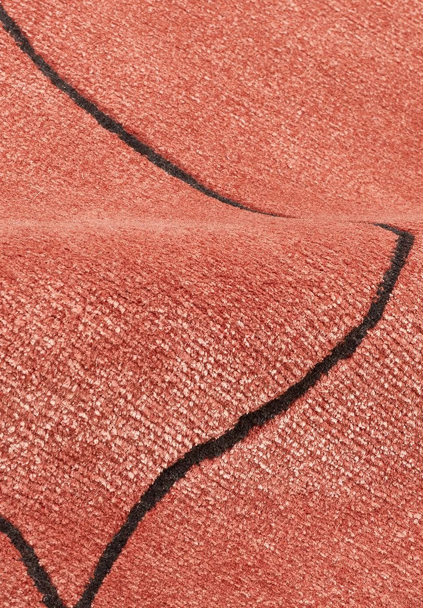 Maze Rojo Black_runner_detail.jpg