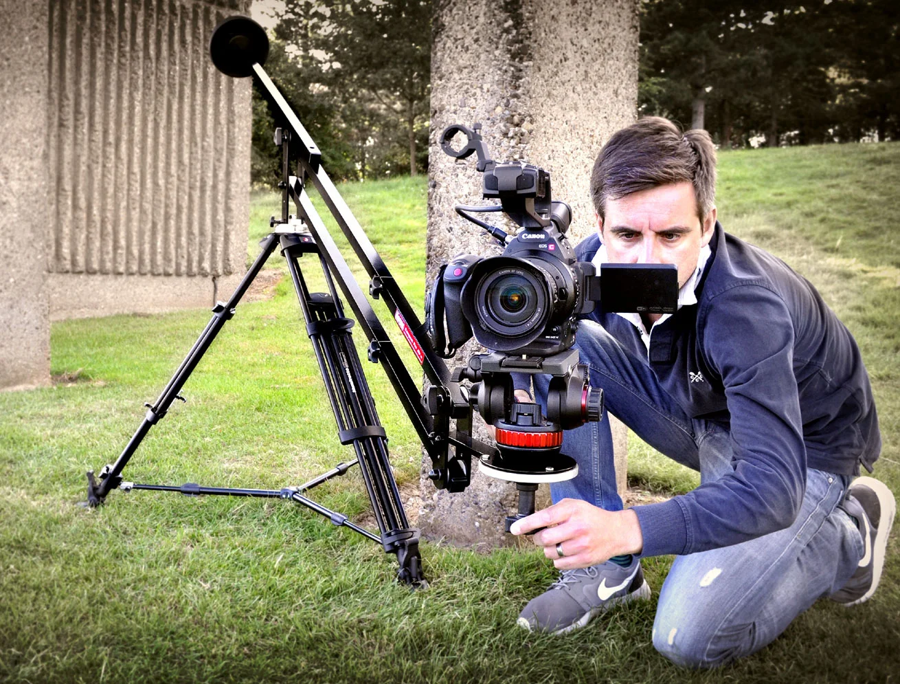 Hague-Pro-75mm-Compact-Video-Camera-Crane-for-Filmmakers-DSLR-Film-Cinema-Jib-Boom-2.jpg