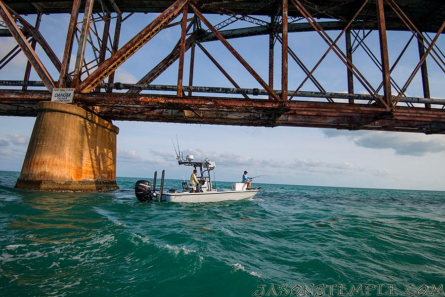 the big fish drags them past the old bridge and out towards the ocean. nikon d800, 16mm, f/5.6, 1/1250 sec