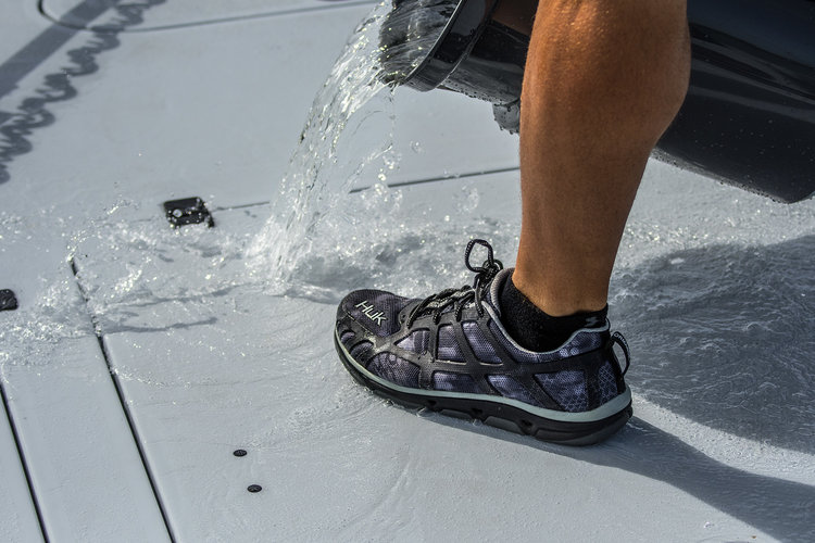 brevpapir Permanent Sanders What Kind Of Shoes Do You Wear On The Boat? — Saltwater Experience Fishing