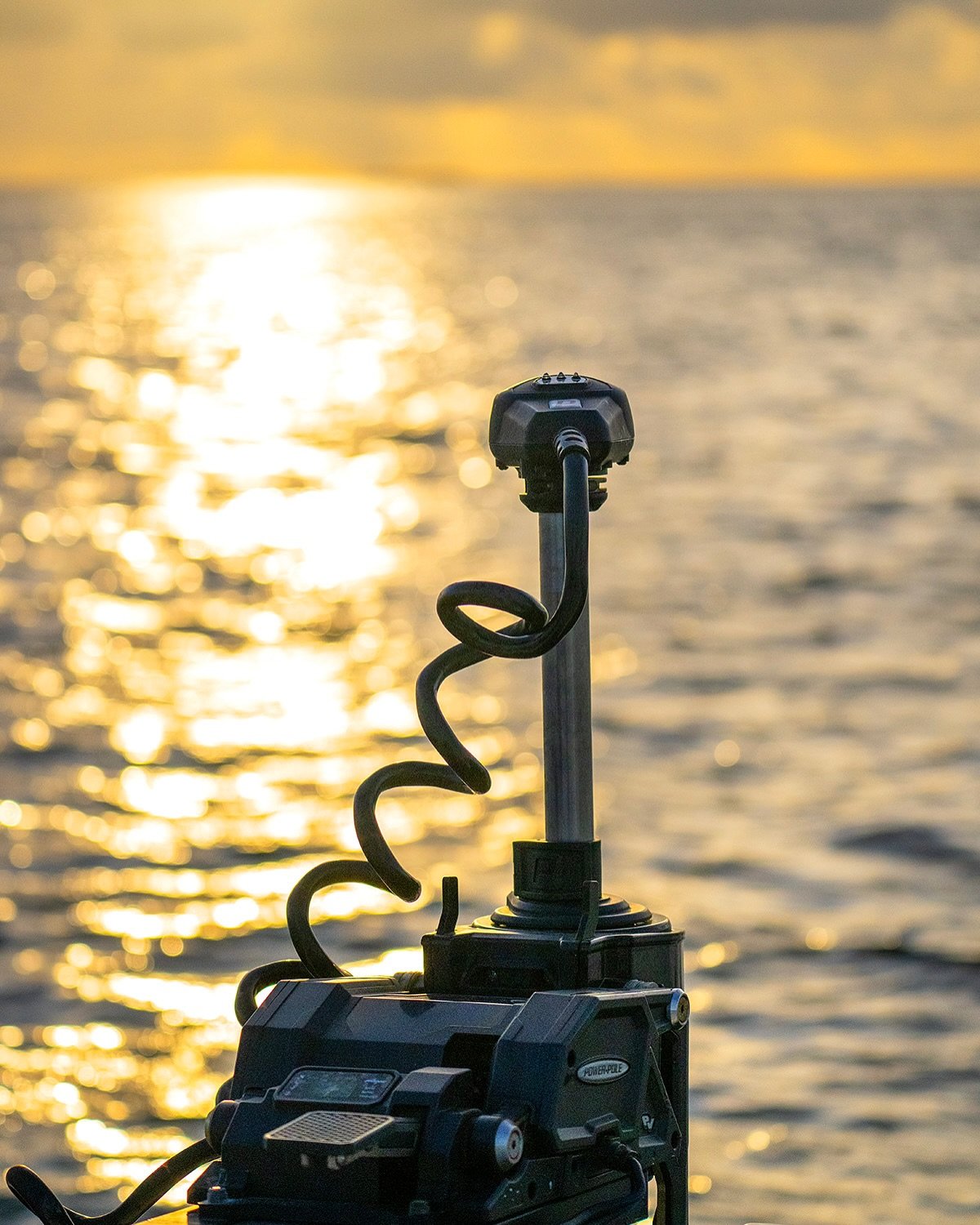 Can&rsquo;t stop the @power.pole MOVE - offshore, inshore, nearshore, any shore &hellip; MOVE quietly, quickly, or not at all.