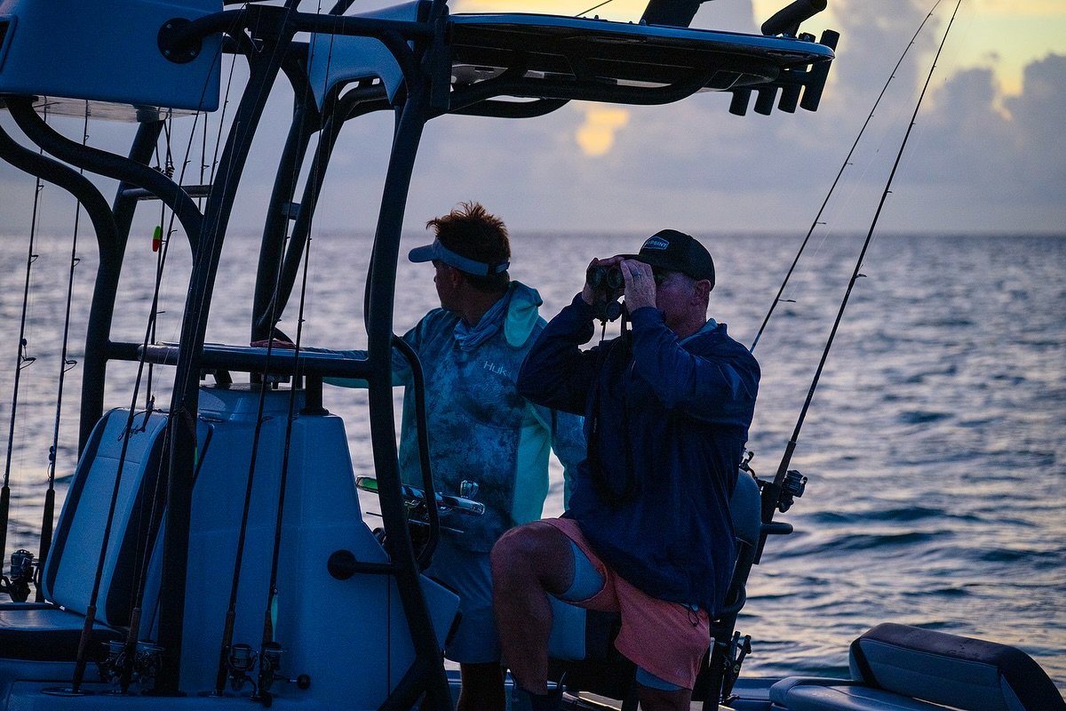 Low light, high light, any light &hellip; @nikonoutdoorsusa has the right pair of binoculars 👀💯 When our target is acquired it&rsquo;s full throttle on the @yellowfin_official 🎯