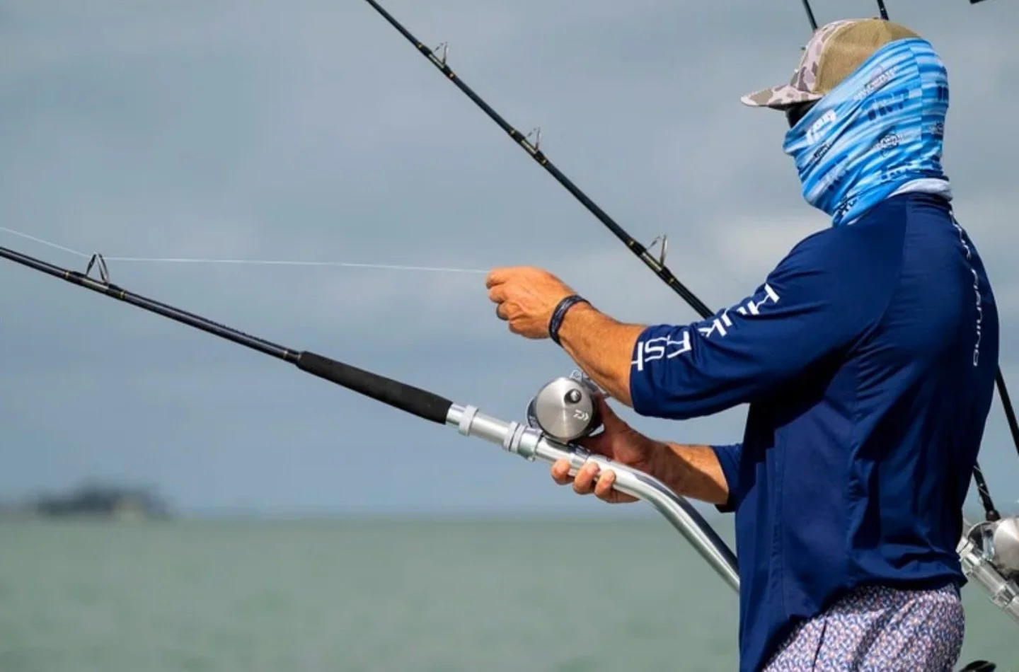 THE ULTIMATE DEEP DROP TO TROLLING POWER HOUSE @daiwausa 💪👇

When the ocean gets deep and the fish get mean, you need a setup built to lift, control, and dominate. Meet the Daiwa Tanacom Dendoh Rod paired with the Saltiga LD Lever Drag, a combinati