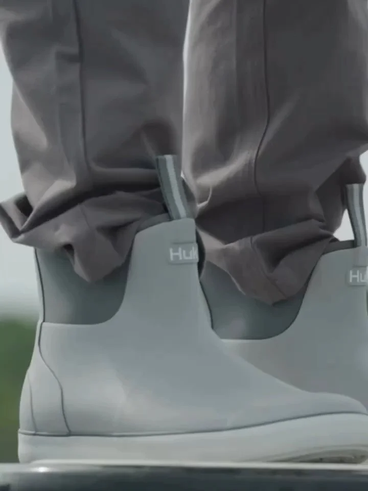 @hukgear built for whatever 2026 throws your way.
Tag the person who&rsquo;s overdue for a new pair at the @hukgear post/page 👀
One of you might be in for a surprise!

#fishing #huk #hukgear #firsttothefish roguewaves