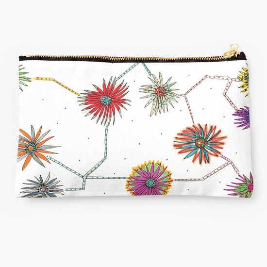 traveling daisy studio pouch
