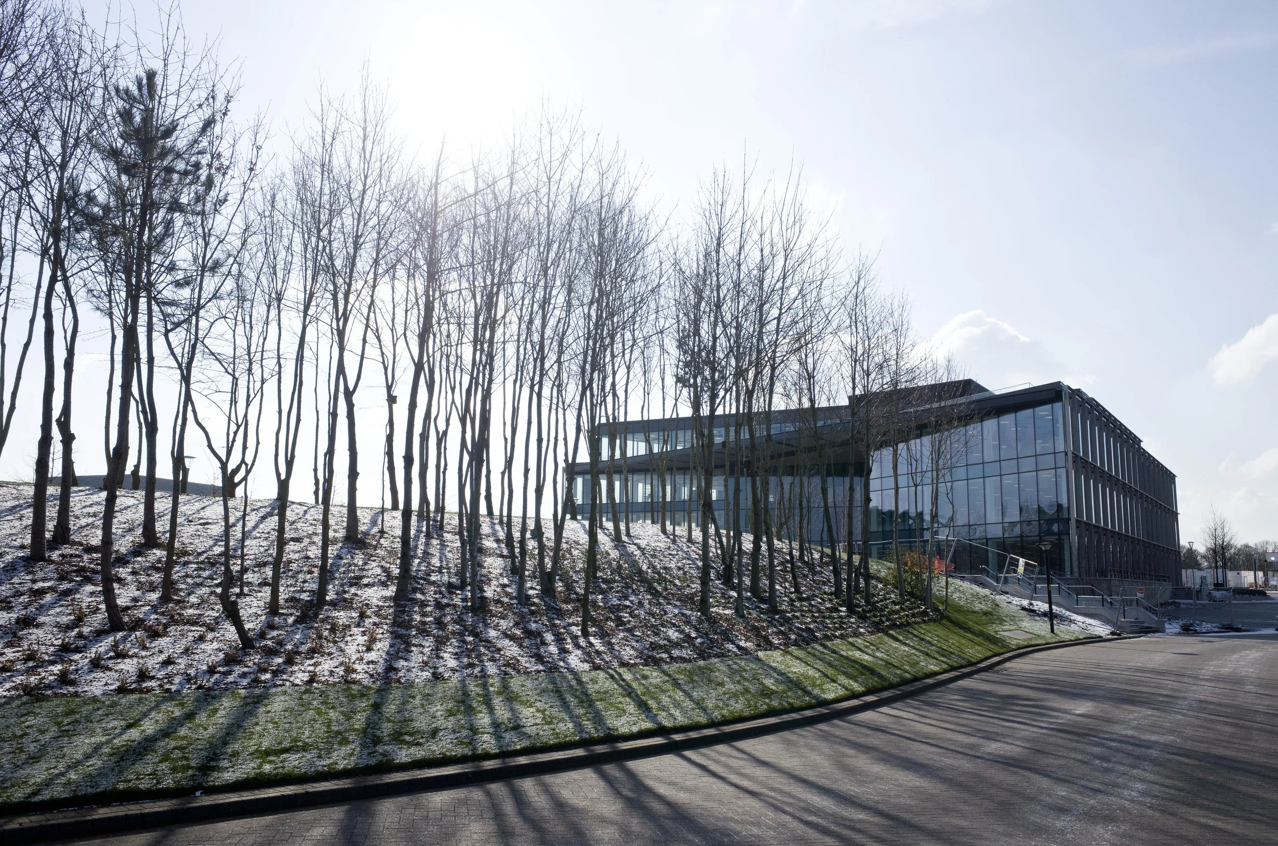 Bogle Architects' new office building at The Oxford Science Park ...