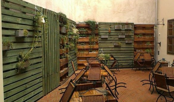 More Pallets, painted!