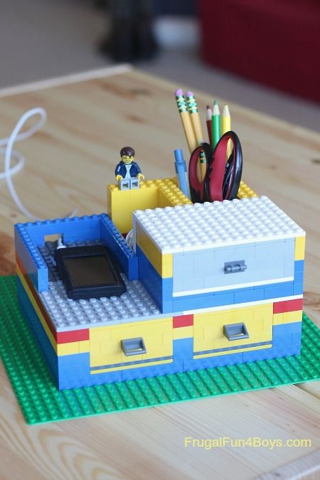 More Legos! And the drawers work!