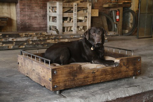 Echoing the beautiful barn woods of Vermont, this beautiful pallet sofa bed is also a statement piece!