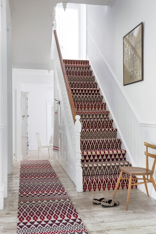 A runner is ideal for stairs, in halls and on landings, as well as in front of fireplaces and sofas or by the side of the bed.