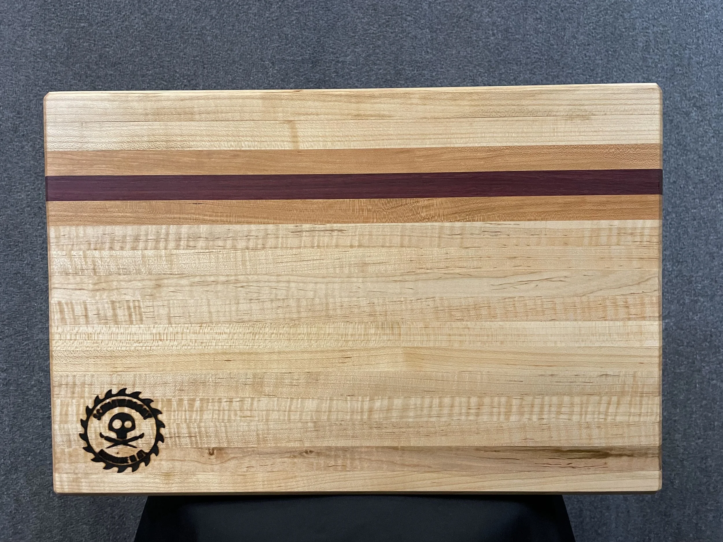 maplecuttingboard_flat.jpg