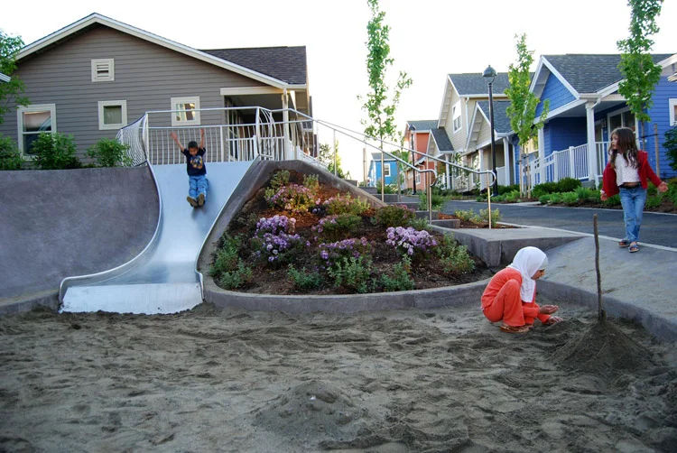 Land-Slide_03.jpg