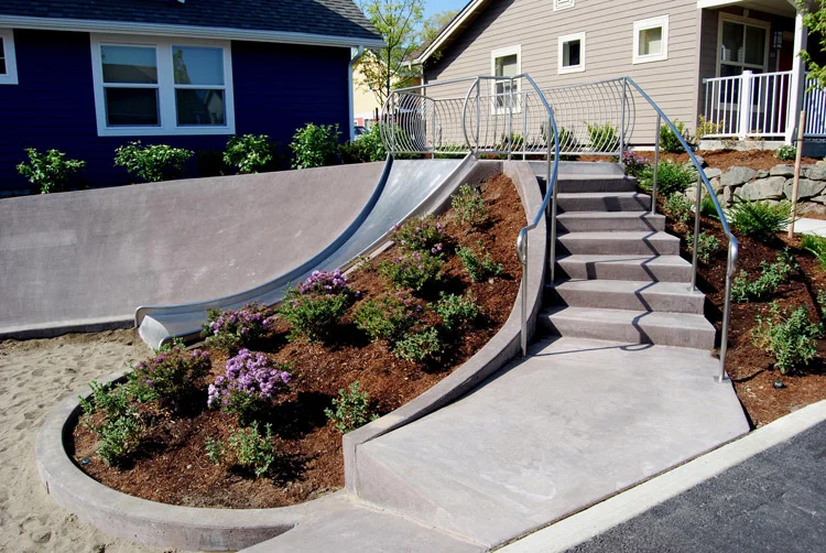 Land-Slide_04.jpg
