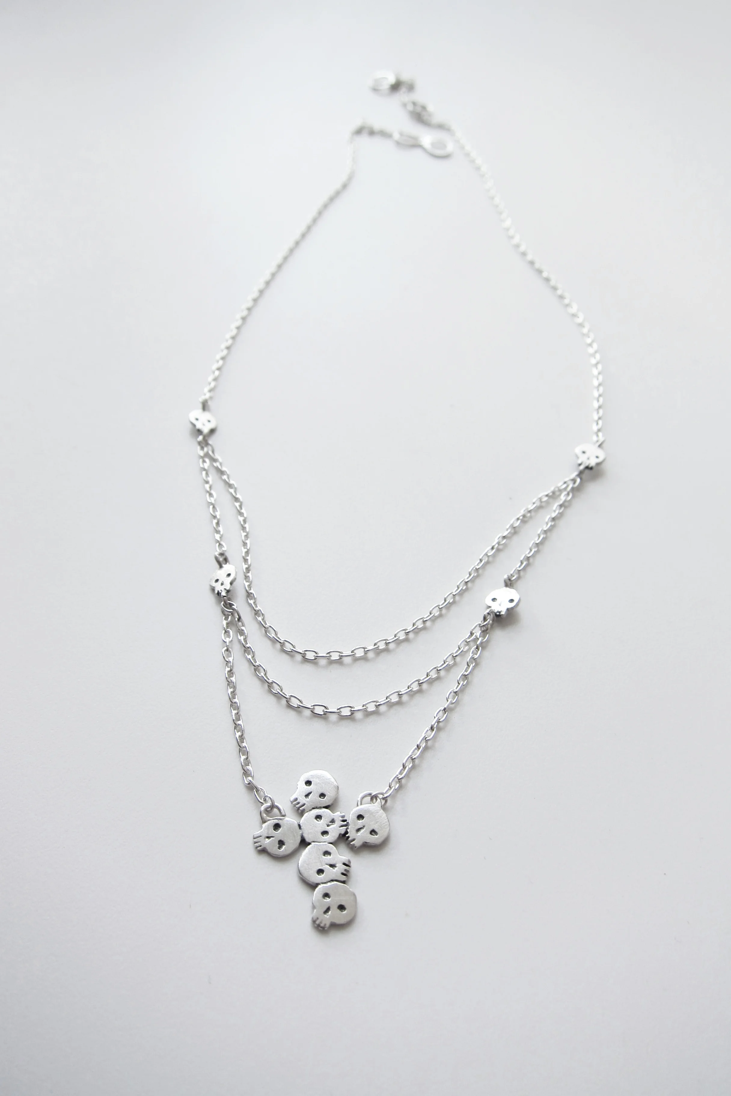 Skull cross necklace