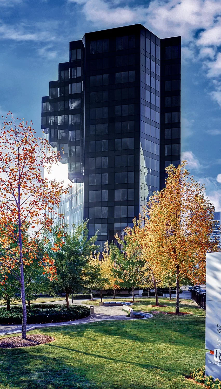 black_glass_building_201108.jpg