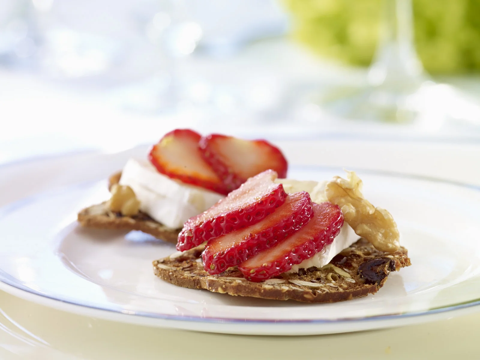 strawberry_brie_walnut_027.jpg
