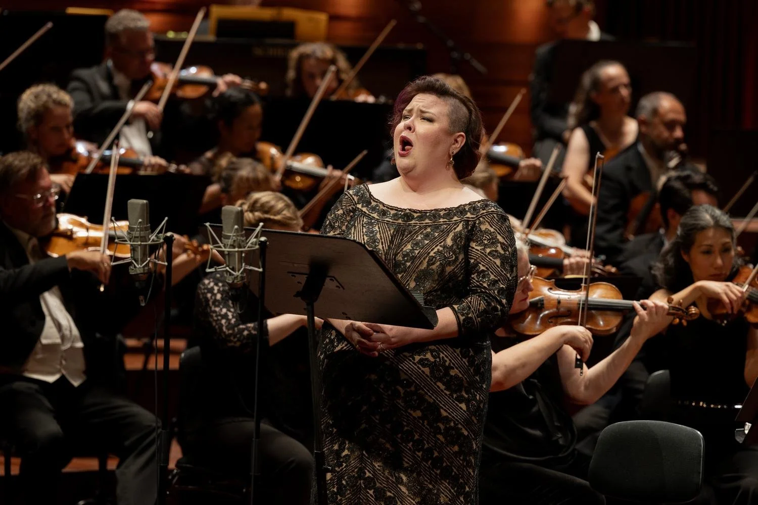 Soloist in DAS LIED VON DER ERDE