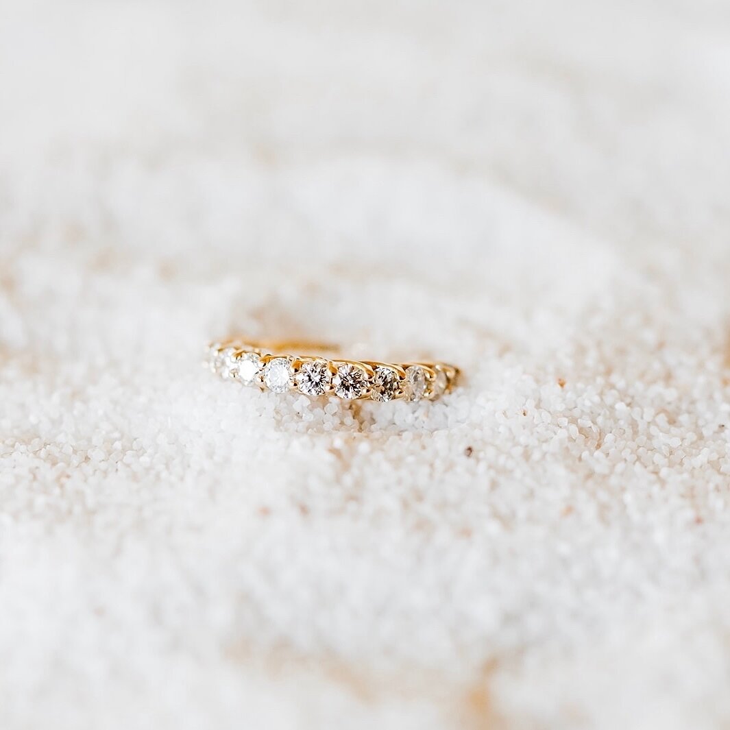 When gifted diamonds from family presents are transformed into a diamond band for your everyday stack and it&rsquo;s the perfect simple statement piece 🥰
.
.
.
.
📸: @katibestphotos