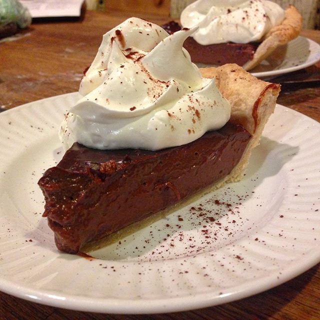 @les_is_more made #chocolate #pudding #pie I'll buy that for $240! Awww yeaaahhhh