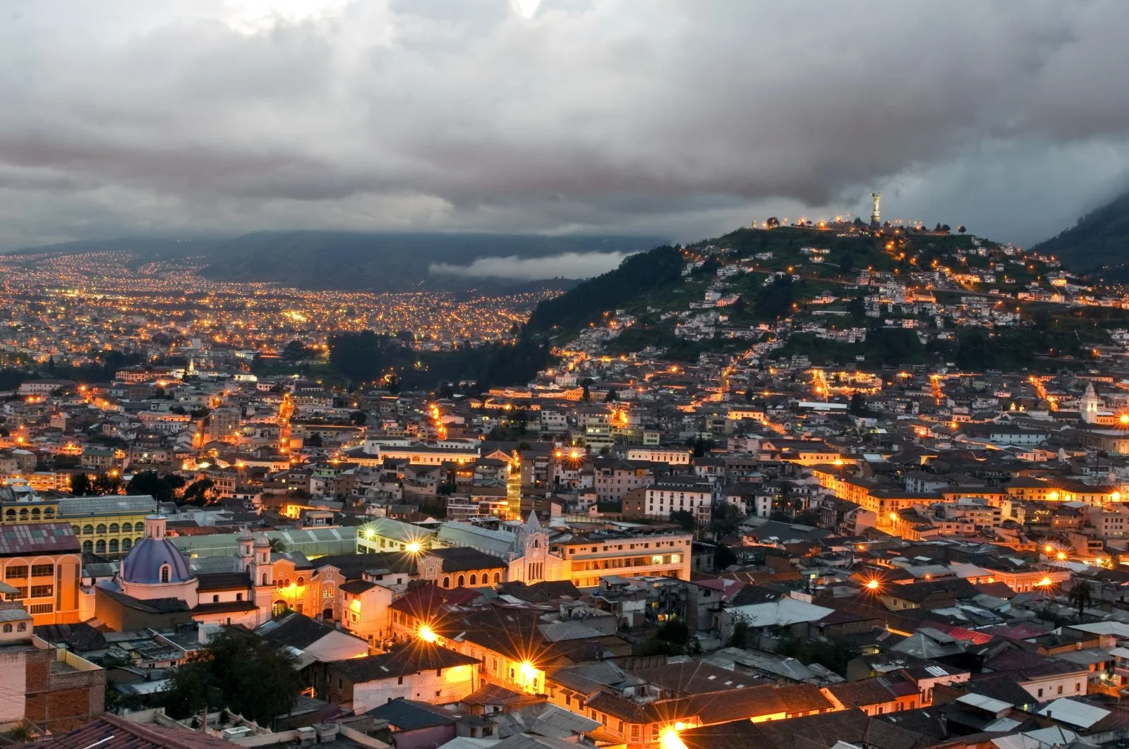 overview-of-the-historical-center-of-quito-at-sunset-equador-1600x1062.jpg