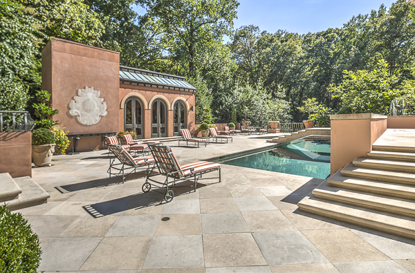 Pool house