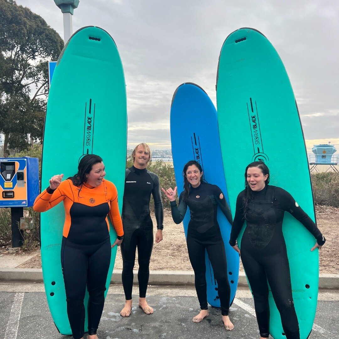 Unwind and boost productivity at our corporate surfing experiences with some of our expert surf guides like @gato_son Ride the waves and charge/recharge! 🏄&zwj;♂️🌊 #CorporateRetreat #Surfing #TeamBuilding #WorkLifeBalance #EscapeTheOffice