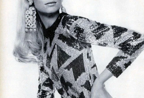 [Style Icon] Lauren Hutton in Vogue. Photographed by David Bailey.