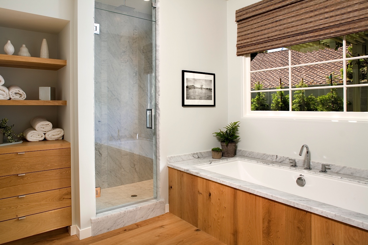 masterbath_bath.jpg